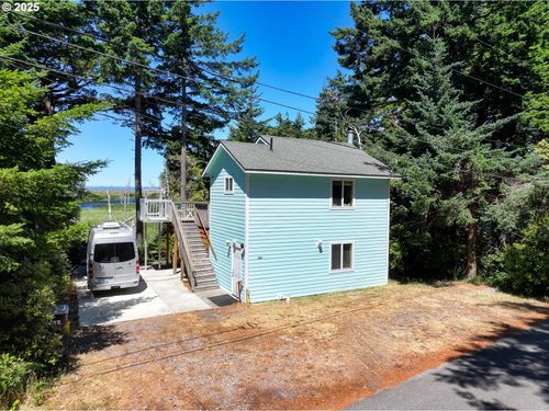 1201 California St, Port Orford, OR, 97465-8640 | Card Image