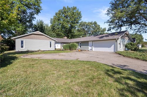 540 Crossbrook Dr, Berea, OH, 44017-2237 | Card Image