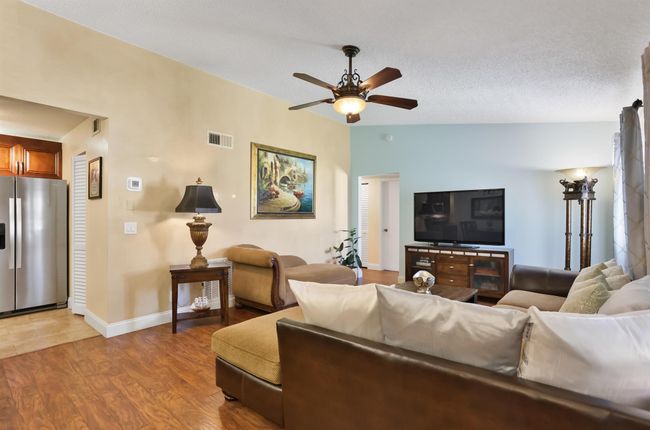B2 - 4969 Sable Pine B2 Circle, Condo with 2 bedrooms, 2 bathrooms and null parking in West Palm Beach FL | Image 4