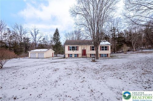 1111 Delabole Jct, Pen Argyl, PA, 18072-9404 | Card Image