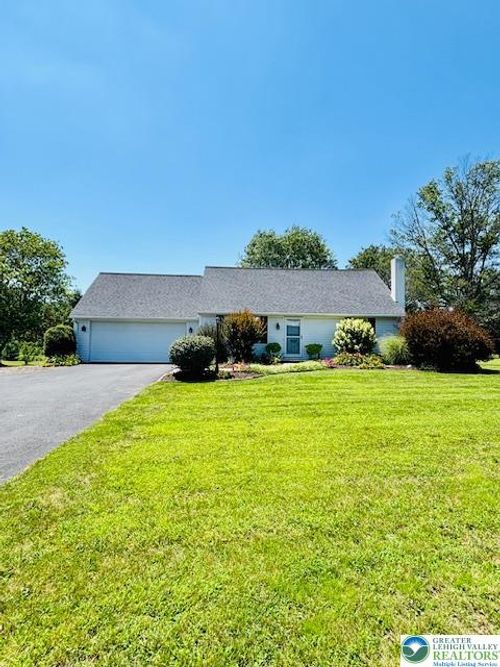 2734 N Old Bethlehem Pike, Quakertown, PA, 18951-4024 | Card Image