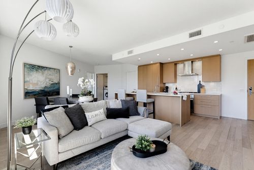 409-3220 Connaught Crescent, North Vancouver, BC, V7R0A5 | Card Image