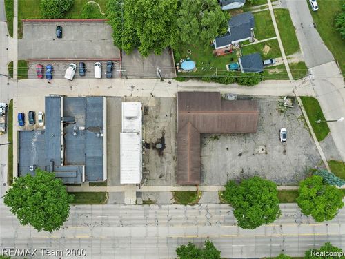 25096 5 Mile Rd, Redford, MI, 48239-3706 | Card Image