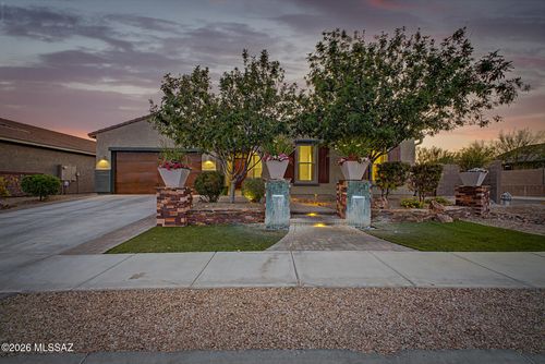 11059 N Gemma Ave, Oro Valley, AZ, 85742-8475 | Card Image