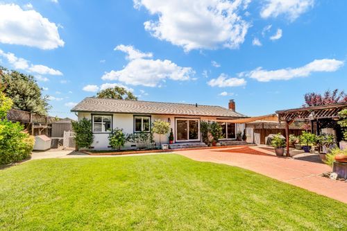 323 Willow Glen Ct, Healdsburg, CA, 95448-3237 | Card Image