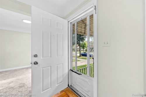 7910 Orchard Ave, Dearborn, MI, 48126-1070 | Card Image