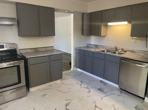 2250 Brentnell Ave, Columbus, OH, 43211-1914 | Card Image