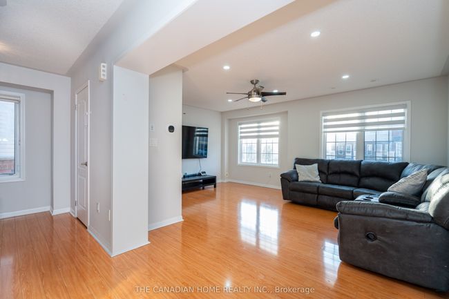 72 Colonel Frank Ching Cres, House attached with 4 bedrooms, 3 bathrooms and 2 parking in Brampton ON | Image 17