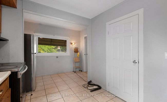 329 Rankin Ave, House other with 8 bedrooms, 3 bathrooms and 4 parking in Windsor ON | Image 23