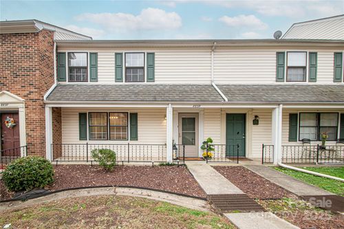 8839 Hunter Ridge Dr, Charlotte, NC, 28226-4686 | Card Image