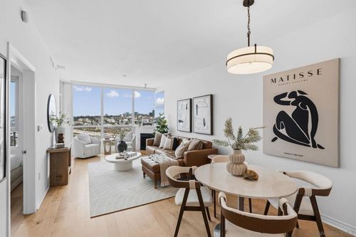 1705-300 W Beech St, San Diego, CA, 92101-8451 | Card Image
