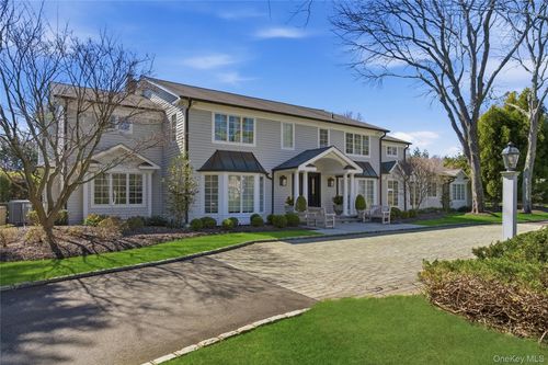 17 Quaker Ridge Rd, Glen Head, NY, 11545-3328 | Card Image