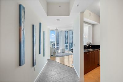 1001 - 333 Las Olas Way, Condo with 2 bedrooms, 2 bathrooms and null parking in Fort Lauderdale FL | Image 2