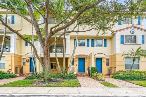 3187 N Oasis Dr, Boynton Beach, FL, 33426-8667 | Card Image