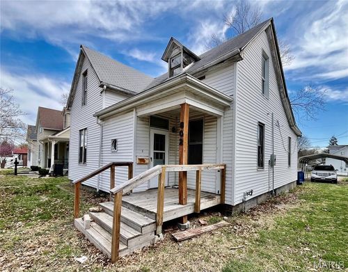 802 E D St, Belleville, IL, 62220-4157 | Card Image