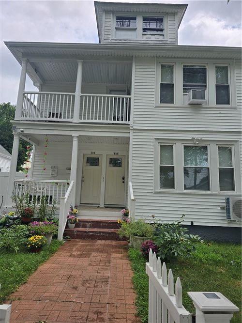 117 Ophelia St, Providence, RI, 02909-5734 | Card Image