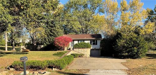 3550 W 151st St, Leawood, KS, 66224-9511 | Card Image