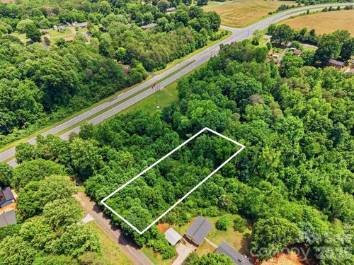 18 Easthaven Dr, Newton, NC, 28658-1609 | Card Image