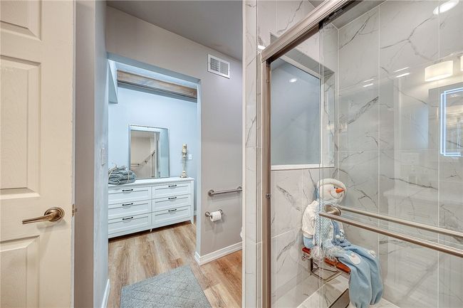 Attached dressing area and bath | Image 17