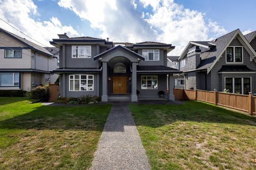 449 E 16th Street, North Vancouver, BC, V7L2T4 | Card Image