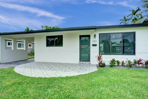 2301 Alcazar Dr, Miramar, FL, 33023-3613 | Card Image