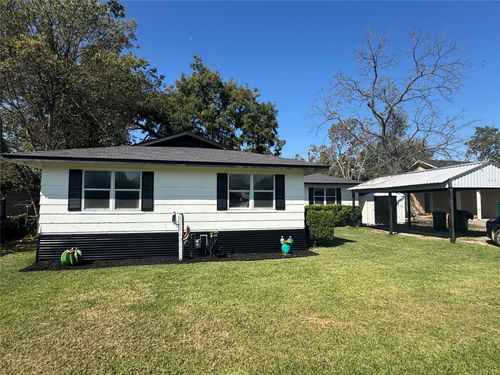 402 N Hughes St, Howe, TX, 75459-4499 | Card Image