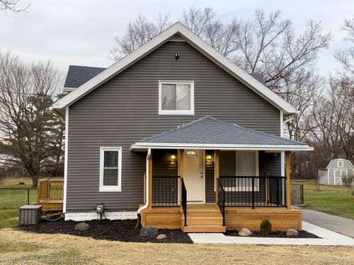 6596 Maple Dr, Clarkston, MI, 48346-4400 | Card Image