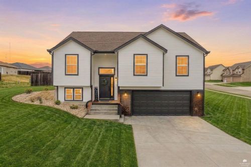 1509 Hickory Ln, Junction City, KS, 66441-2055 | Card Image