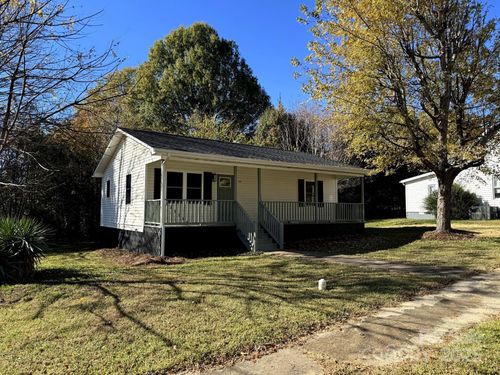 1208 N Ashe Ave, Newton, NC, 28658-3032 | Card Image