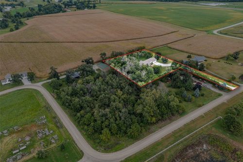 3873 Greens Grove Rd, Center Point, IA, 52213-9488 | Card Image