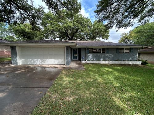 6741 Briley Dr, North Richland Hills, TX, 76180-8165 | Card Image