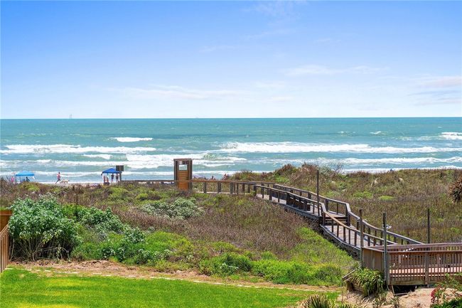 Boardwalk to the beach. | Image 26