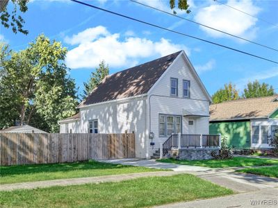 52 Bright Street, House other with 3 bedrooms, 2 bathrooms and null parking in Cheektowaga NY | Image 2