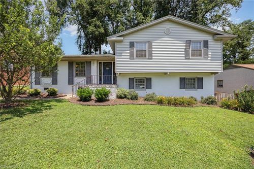 2816 Lenoir Dr, Greensboro, NC, 27408-5213 | Card Image