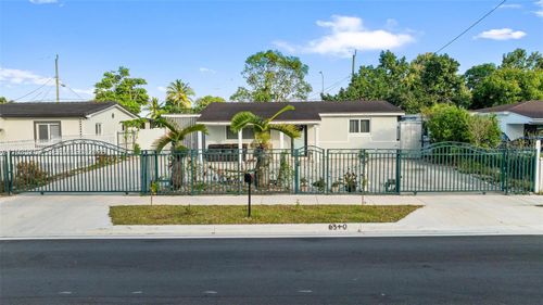 325 Se 9th Ave, Hialeah, FL, 33010-5529 | Card Image
