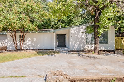 110 Bluebonnet Dr, Highland Village, TX, 75077-6802 | Card Image