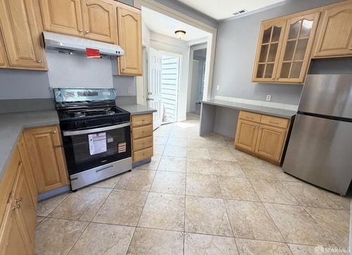 2206 23rd Ave, Oakland, CA, 94606-4242 | Card Image