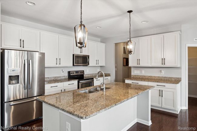 50540 Paine St, House other with 5 bedrooms, 4 bathrooms and null parking in Canton MI | Image 18