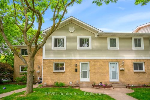 {{alt}} | Card Image