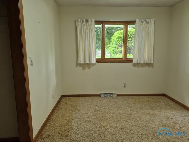 1100 Cherry Ln, House other with 3 bedrooms, 2 bathrooms and 2 parking in Findlay OH | Image 11