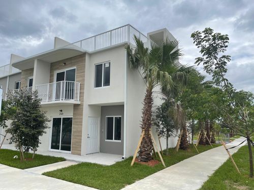 25600 Sw 143rd Path, Homestead, FL, 33032-5305 | Card Image