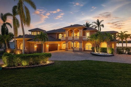 7 Cove View Ct, Cocoa Beach, FL, 32931-2452 | Card Image