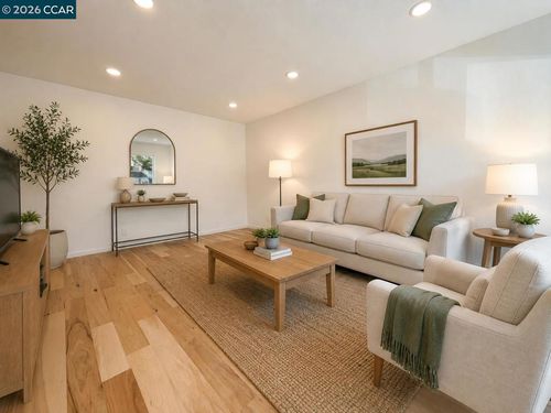 15-10 Moss Ave, Oakland, CA, 94610-1300 | Card Image