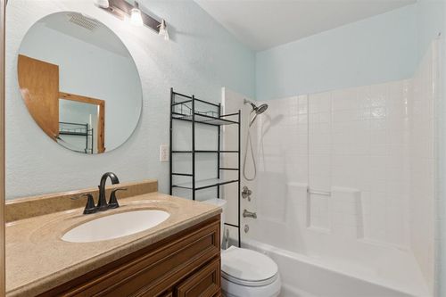 2111 Green Turf Cir, Norman, OK, 73026-8239 | Card Image
