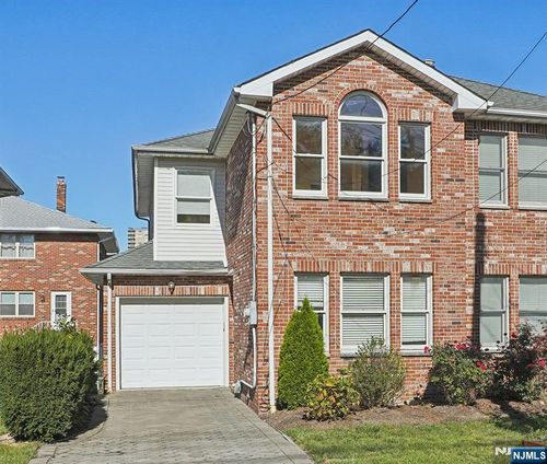 1561 Anderson Ave, Fort Lee, NJ, 07024-2703 | Card Image