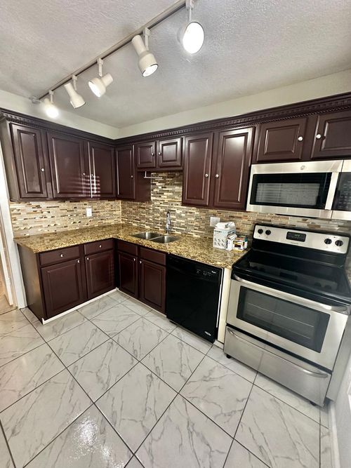 202-4158 Inverrary Dr, Lauderhill, FL, 33319-4523 | Card Image