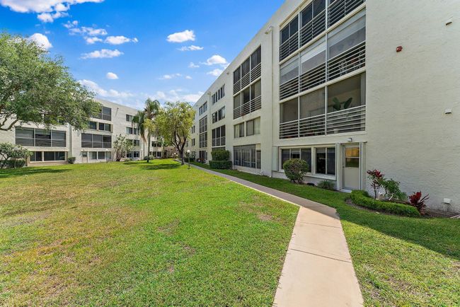 APT-111 - 3186 Via Poinciana, Condo with 2 bedrooms, 2 bathrooms and null parking in Lake Worth FL | Image 17