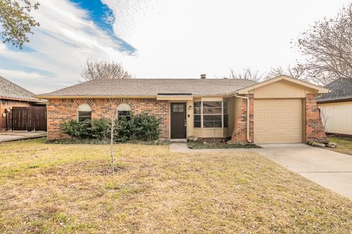 5232 Dunson Dr, Haltom City, TX, 76148-4004 | Card Image