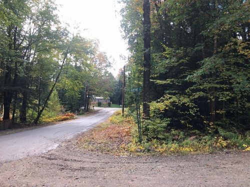 122 Centennial Dr, Webster, NH, 03303-7906 | Card Image