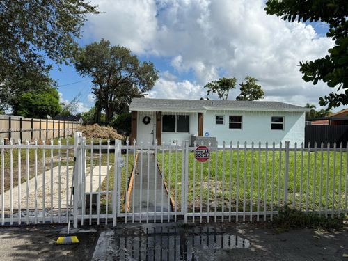 3521 Nw 171st Ter, Miami Gardens, FL, 33056-4137 | Card Image